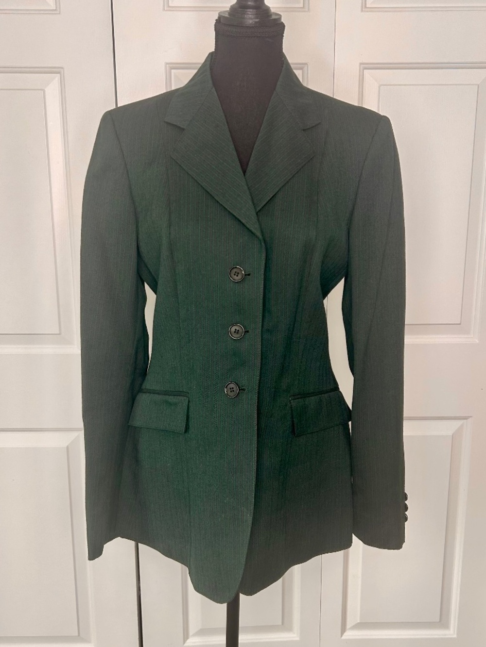 Classic Green Equestrian Show Coat with Pinstripe Details in Size 8